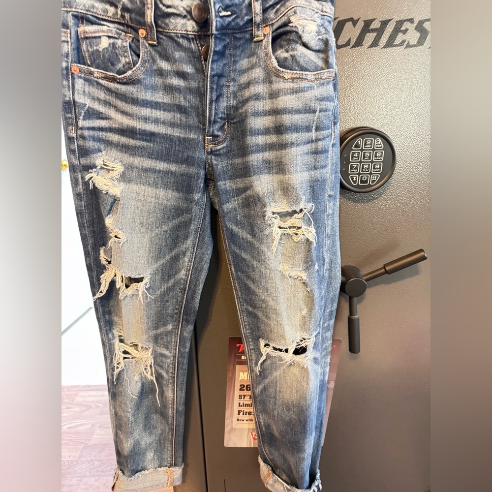 American Eagle Tom Girl Mom Jeans